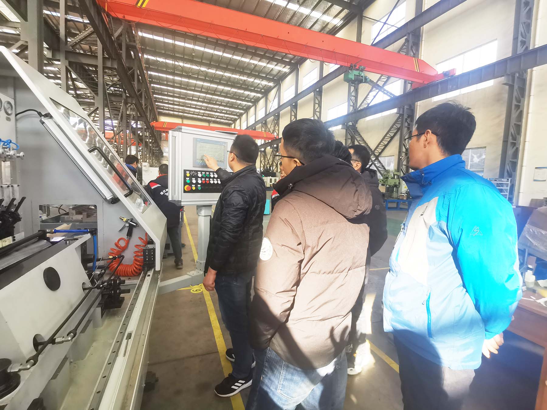 舍弗勒中國(guó)技術(shù)團(tuán)隊(duì)蒞臨福優(yōu)特測(cè)試驗(yàn)收設(shè)備